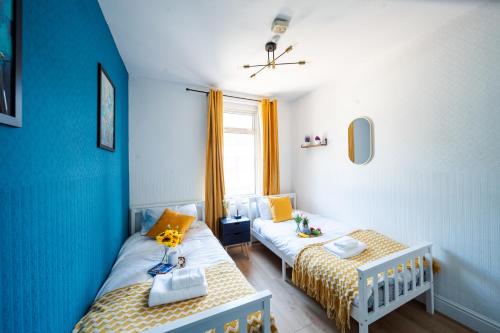Three-Bedroom House image 1