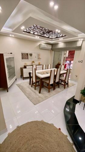 شقة vip فندقية امام حديقة الطفل