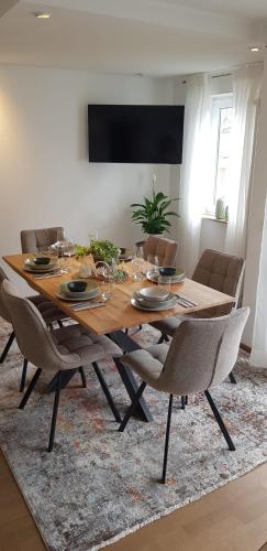 บริการและสิ่งอำนวยความสะดวก, Familienfreundliche und moderne Wohnung mit Balkon in ไฮเทอร์ไชม์