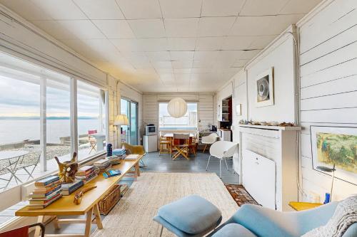 Historic Shore Cottage - image 10