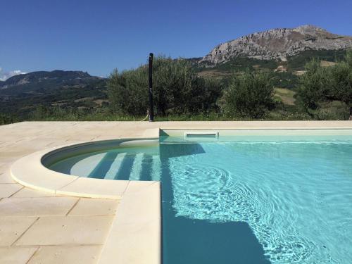 Villa with tower between olive trees with private swimming pool, nice view gîte à louer Cugnoli