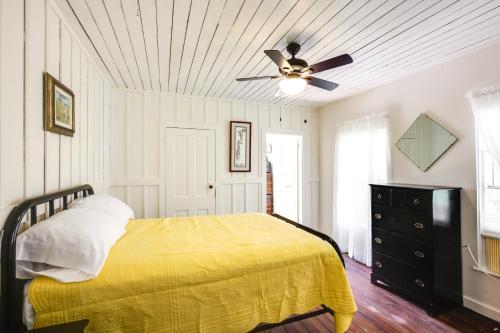 Secluded Sanctuary with Yard about 1 Mi to Lake Broward - image 3