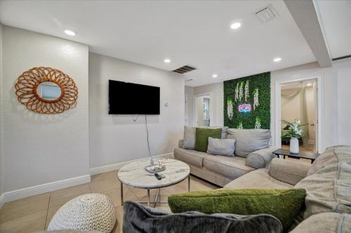 10 Minutes to Downtown AC, Free Parking in Tampa, USA