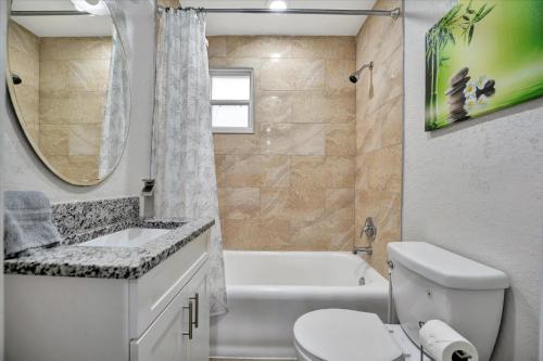 10 Minutes to Downtown AC, Free Parking in Tampa, USA