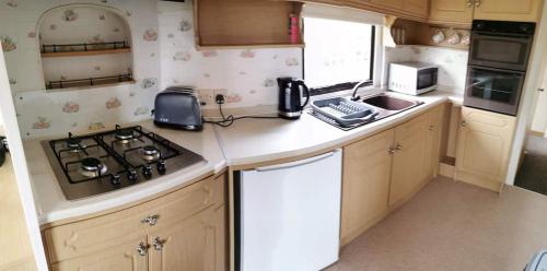 3 Bedroom Caravan in Rural Area - Limerstone in Carisbrooke