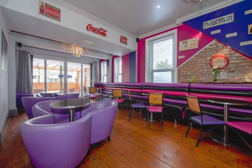 Létesítmények, OYO Pier Hotel in Pier