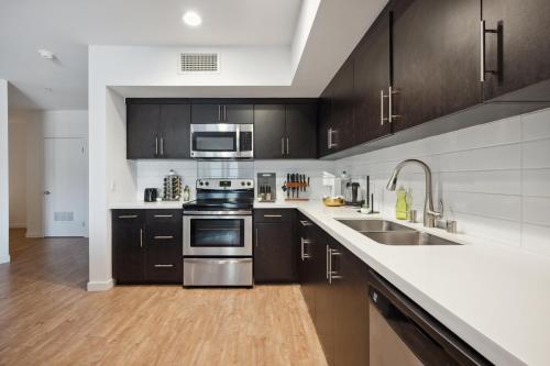 Luxury 1bdr in Hollywood with Pool, Gym, Free Parking, Los Angeles (fotografie 7)