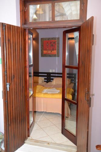 Enetiko Rooms - image 4
