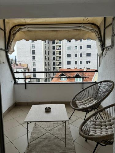 ระเบียง/ชานเรือน, ApartmentGjilanCenter in กินยีลาเน