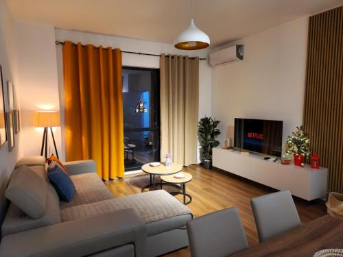 Red & White Palace Apartment, Tirana (fotografie 10)