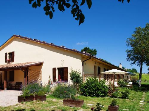 Spacious Farmhouse with Swimming Pool in Cagli gîte à louer Cagli