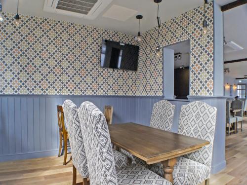OYO Tamworth Arms - image 8