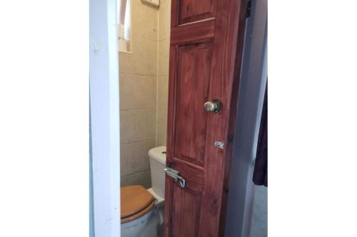 OYO Swan Inn - image 7