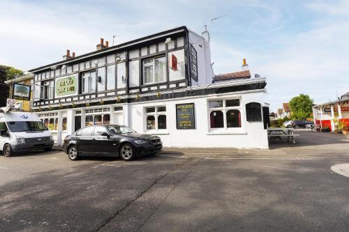 OYO Old Oak Tree Inn - image 11