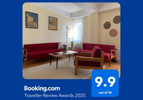 Bright top floor apartment with free parking, Skopje