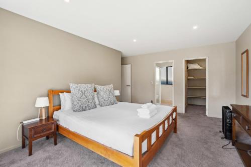 King of the Hill | Spacious & Family Friendly - image 4