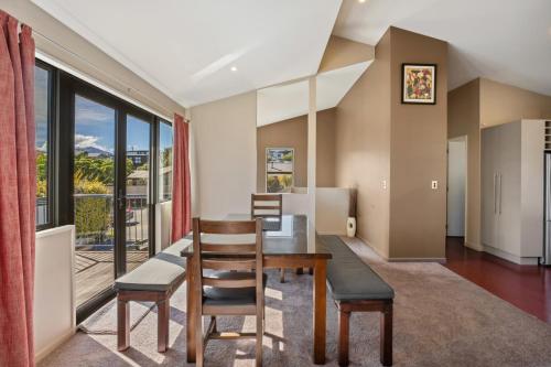 Four-Bedroom Holiday Home image 6