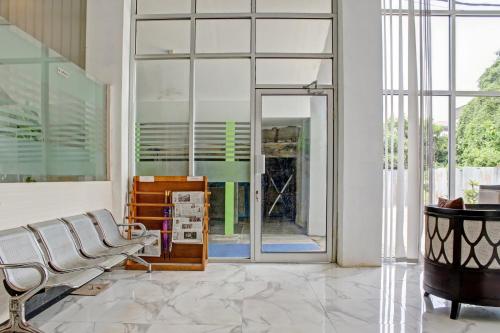 . Hotel O Permata Inn