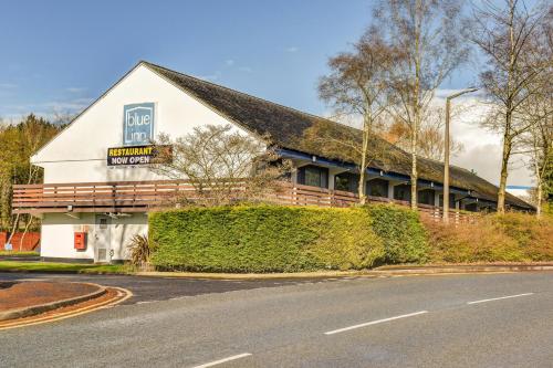 OYO Blue Inn - image 13