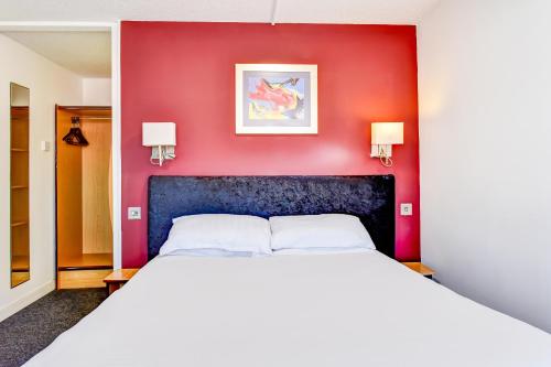 OYO Blue Inn - image 11