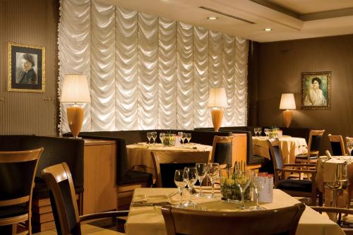 Ramada by Wyndham Naples - image 9