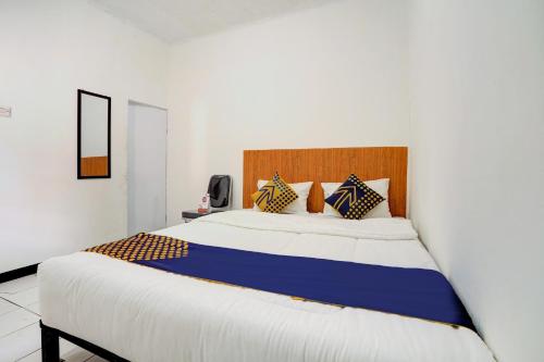 Budget Double Room image 8