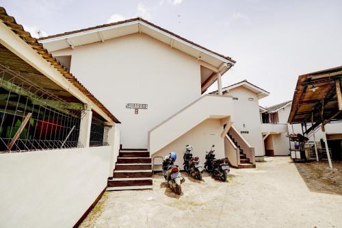 Entrance, Hotel O Pondok Sabaraya Cileunyi Syariah in Cibiru