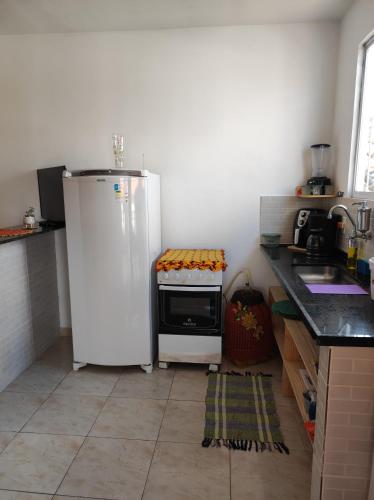 ห้องครัว, Casa para temporada in เอสตาเซา