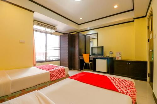 room detail thumbnail 1