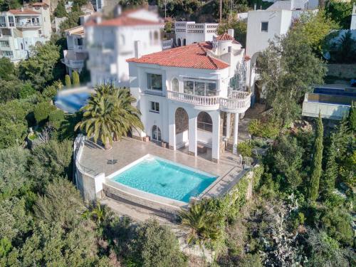 Villa in Roses with Private Pool & Sea Views, Roses
