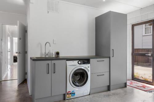 المنظر الخارجي, Sandbanks - Papamoa Beachfront Holiday Home in Papamoa Beach