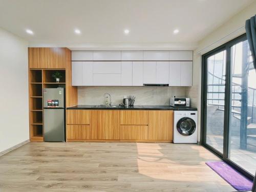 Peaceful Apartment | Prime Tay Ho Location* 202 - 주방