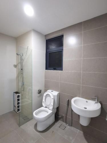 Cozy and Comfortable 3br Airport Condo Relau