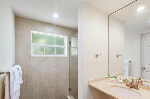 OYO Hotel Coral Gables - Miami Airport - image 12