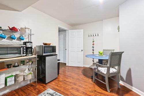 Cozy basement apartment in Fayetteville (GA)