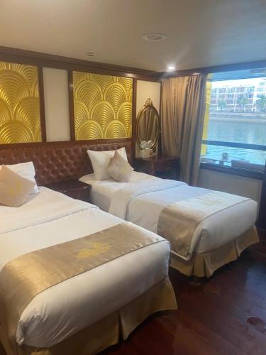 Triple Room with Sea View image 5