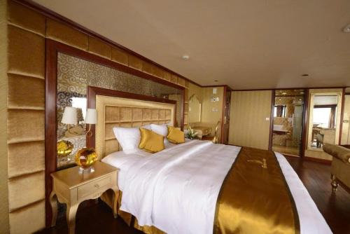 Two-Bedroom Suite image 4