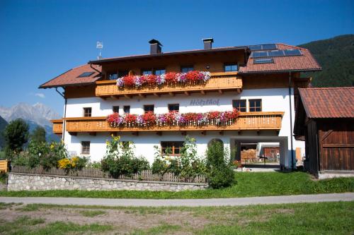  Hölzlhof Apartments, Unterkunft in Oberrasen