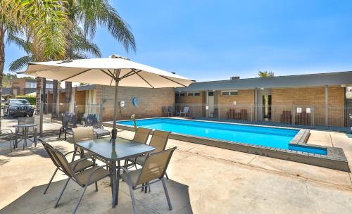 Úszómedence, Cottonwood Motor Inn near Mildura repülőtér