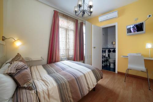 Hostal Adriano - image 7