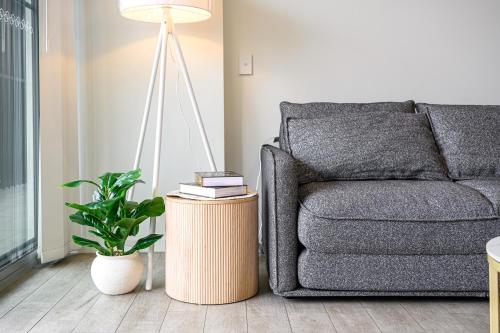 Liverpool adorable 2Br apt with Free Parking