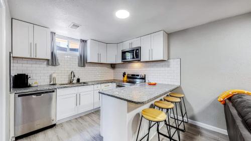 Cozy Lower Unit Retreat in Denver