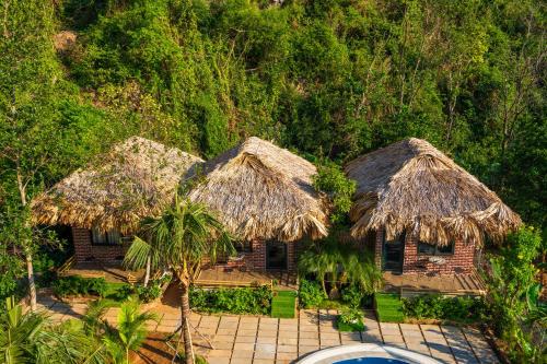 Surrounding environment, Rocky Mountain Homestay Cat Ba in Xuan Dam Village