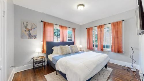 Chic Denver Family Retreat Free Parking & Prime Location in Cherry Creek