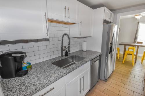 Stylish One-Bedroom Unit with Easy Ground Access