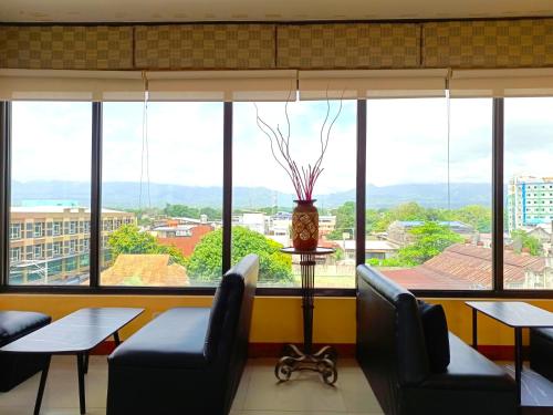 ห้องอาหาร, โรงแรมปัลวา (Hotel Palwa) in ดูมาเกเต