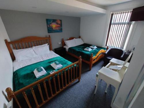 High Tide Hotel Oyo Room Type - Standard Quadruple Room