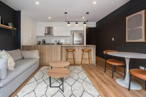 One-Bedroom Apartment image 8