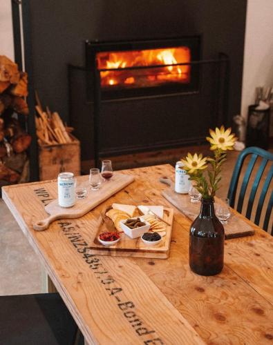 Étterem, Brewer's Cabin self-contained cabin at McHenry Distillery & Brewery in Port Arthur