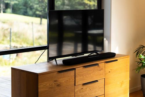 Létesítmények, Brewer's Cabin self-contained cabin at McHenry Distillery & Brewery in Port Arthur